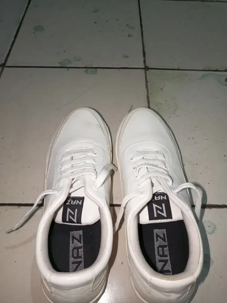 Sepatu sneaker pria casual shoes original