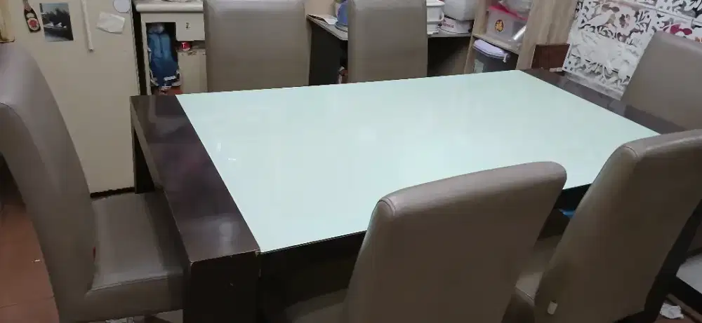 Meja makan 6 seater