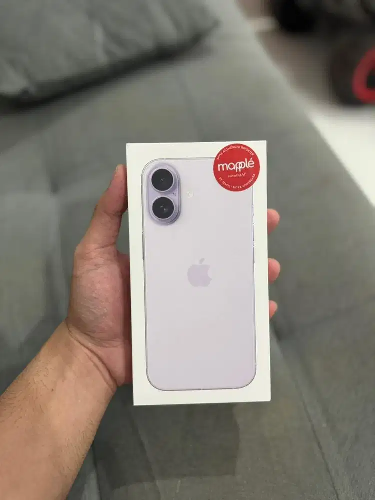 Iphone 17 BNIB New Lavender