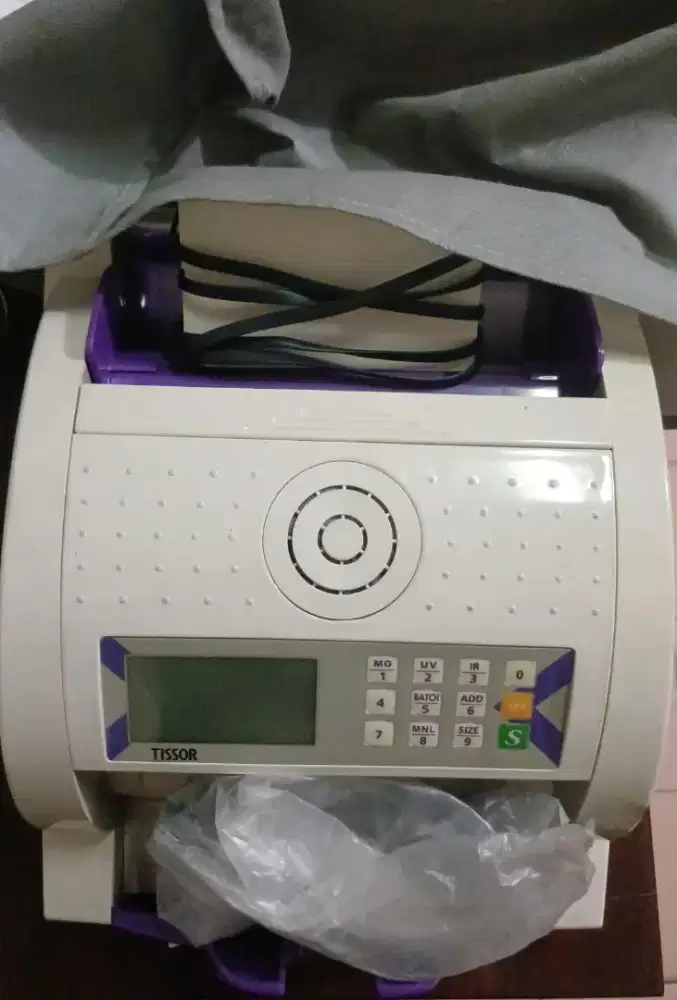 Mesin penghitung uang bekas