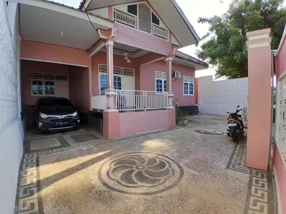 Rumah di jual di tengah kota