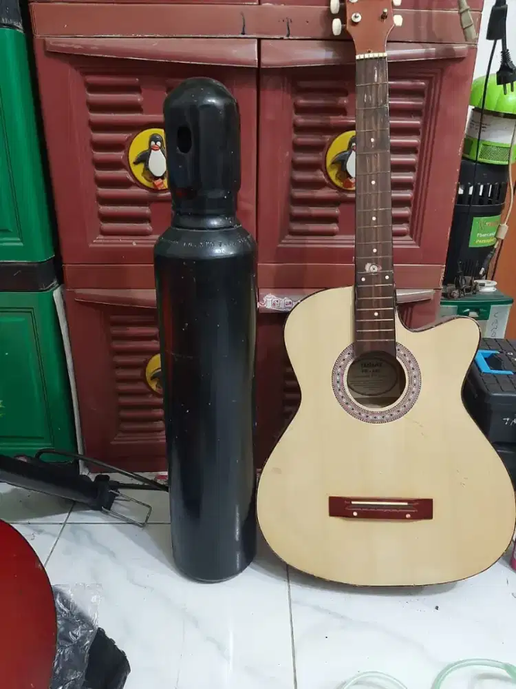 Tabung oksigen / oxygen 1m3 berikut selang sesuai gambar