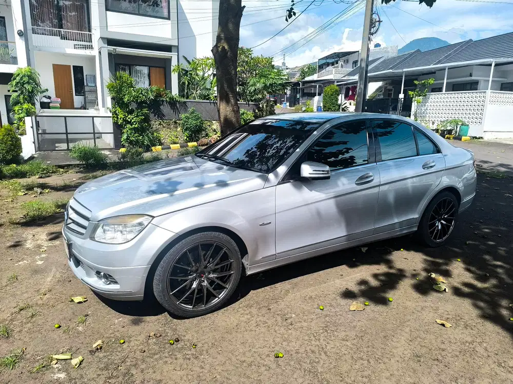 Mercedes-Benz C200 2009 Bensin