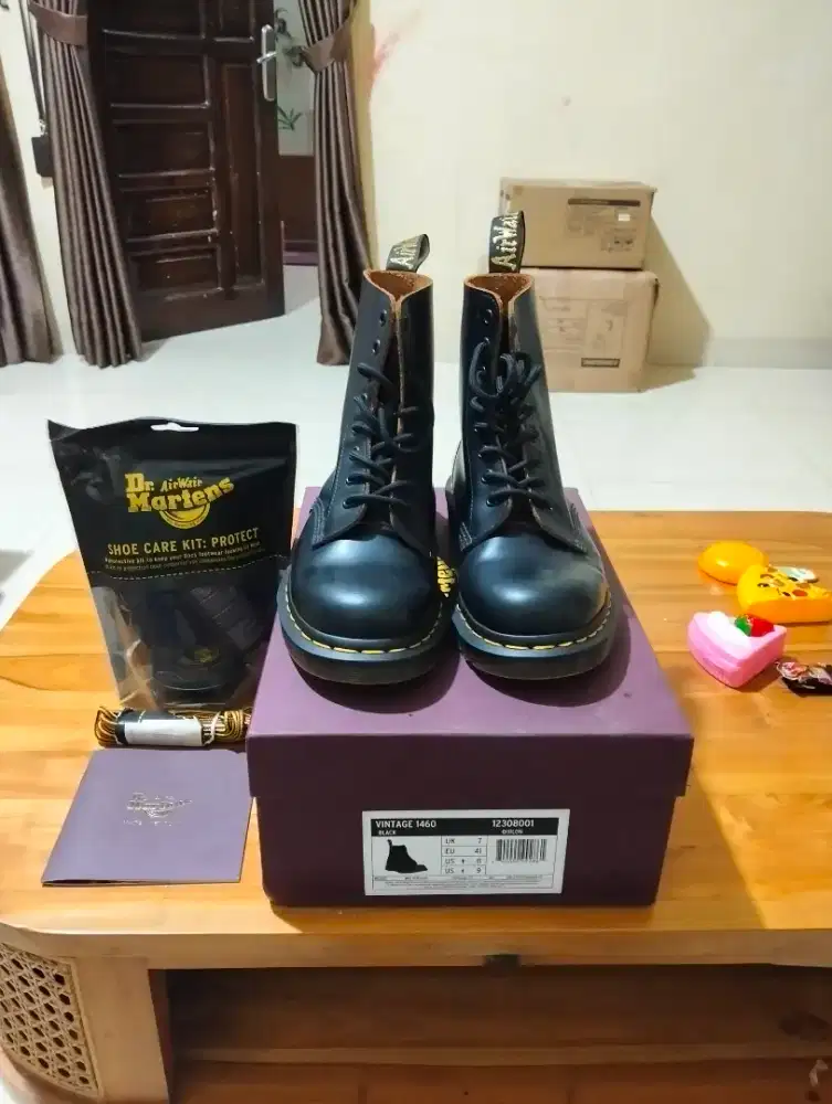 Sepatu docmart 1460 Made in England