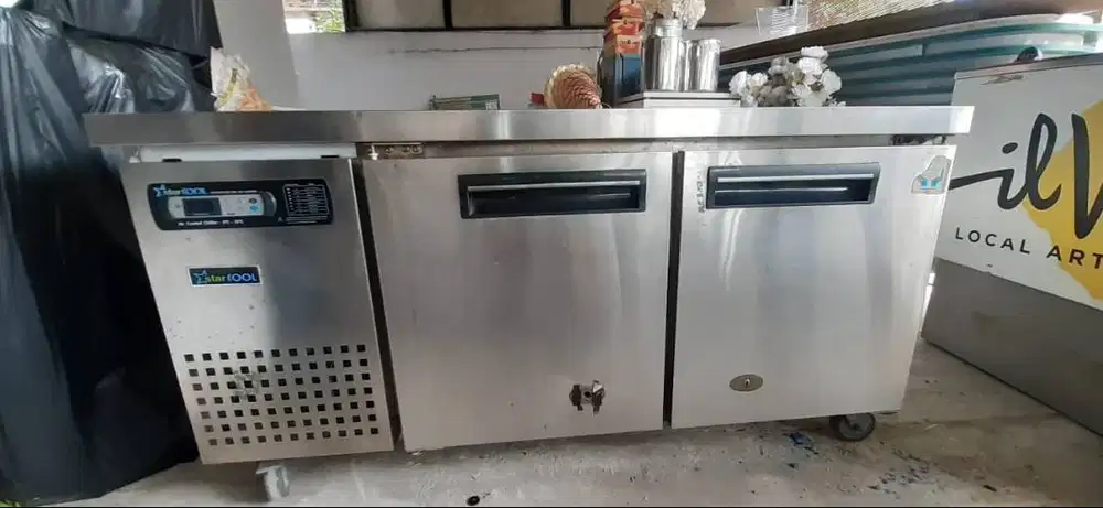 JUAL CEPAT  Starcool Undercounter Chiller 2 Pintu 308L (0–10°C) – Siap
