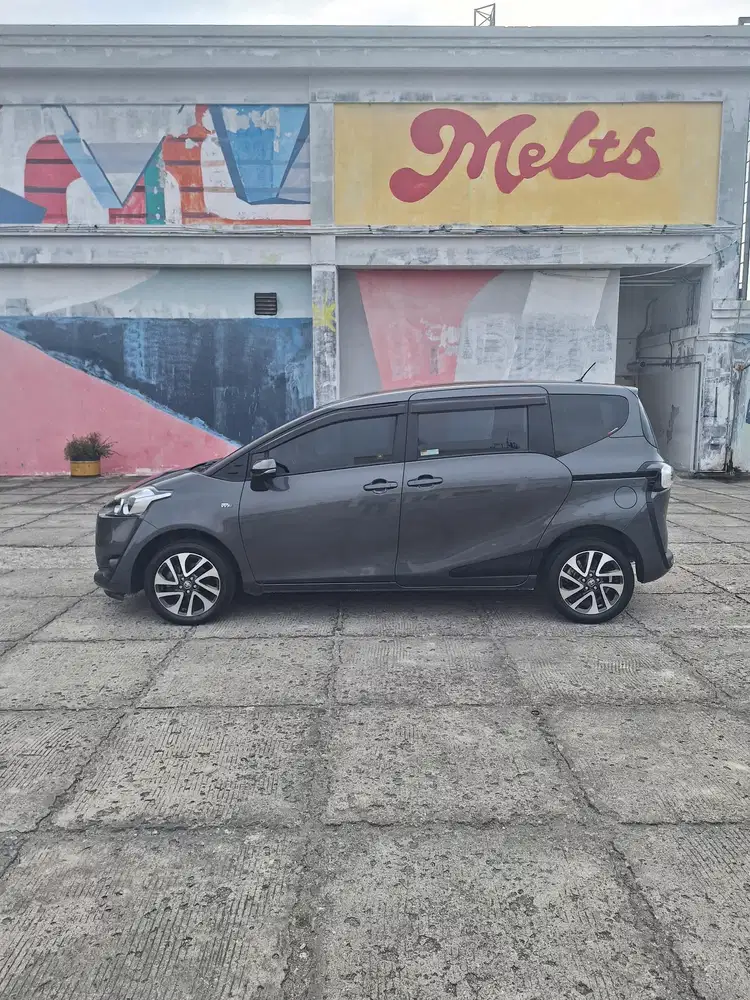 (TDP 34 JUTA) TOYOTA SIENTA 1.5 V 2017 LOW KM