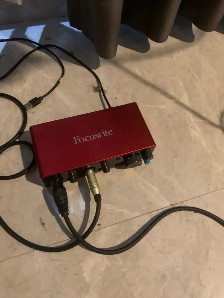 Soundcard Focusrite 2i2 dan Mic At 2020