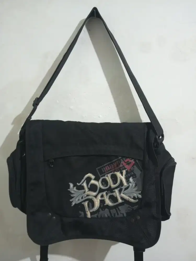 Bodypack Messenger Bag / Sling Bag