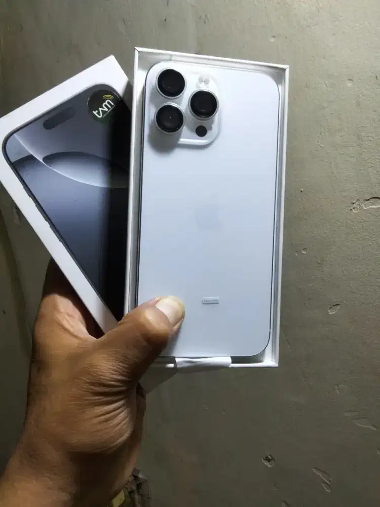 iPhone 16 pro max ,512 .GB BH 100% iBox