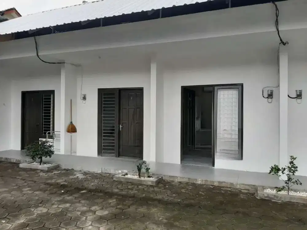 Dijual kos full furnished di Candirejo sleman,  Parkiran yang cukup luas