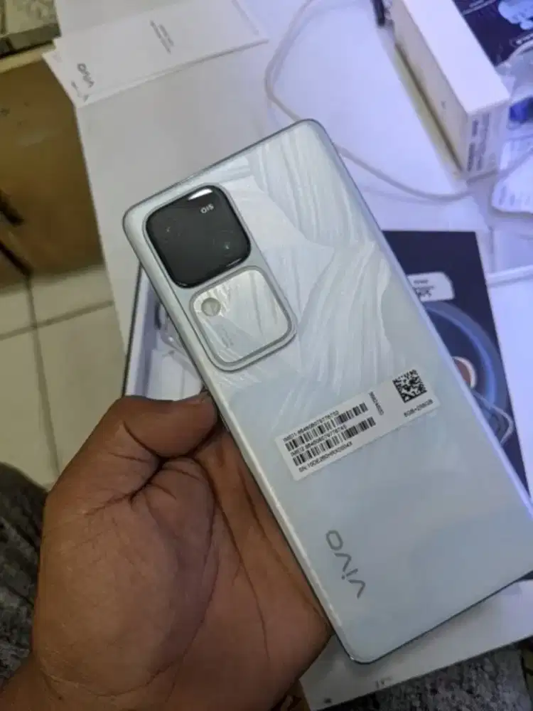 Vivo v30 ram 8/256