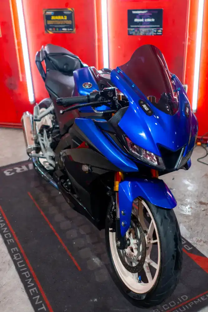 Yamaha R15 V3 Racing Blue