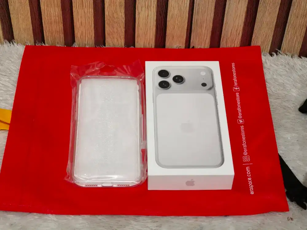 Dijual iphone 17 pro max 256 gb silver garansi resmi