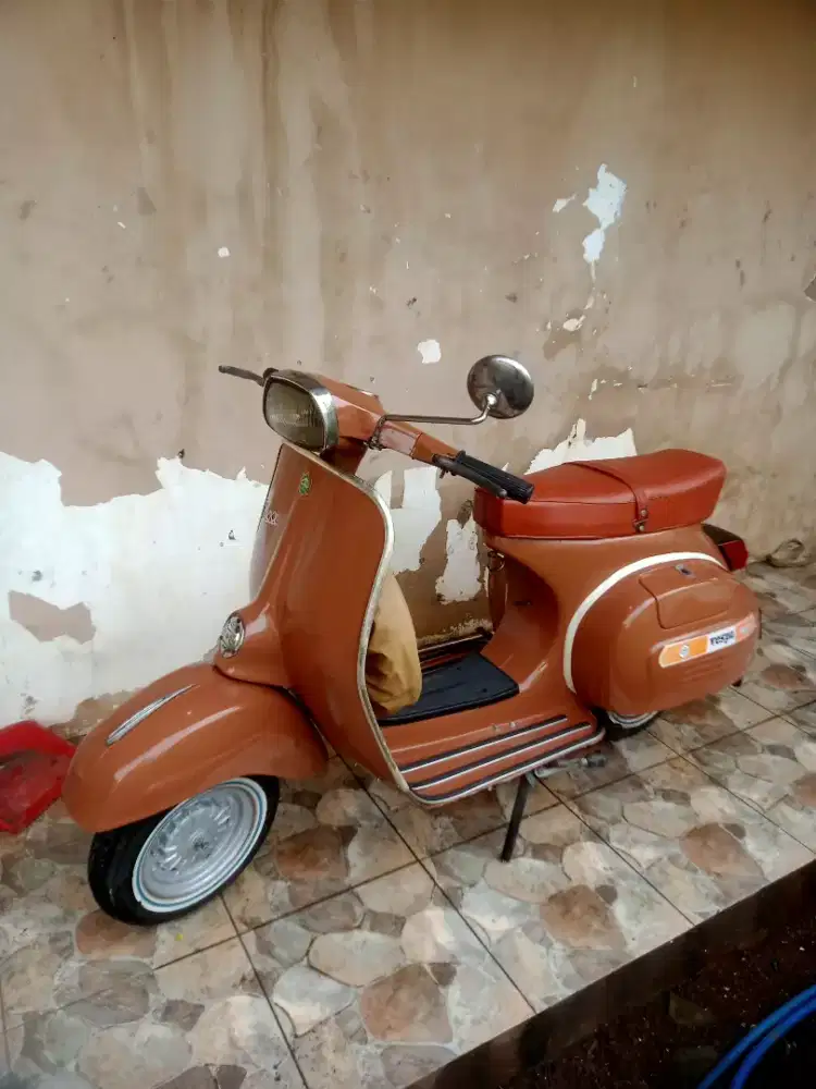 Vespa super 1978 coklat milo