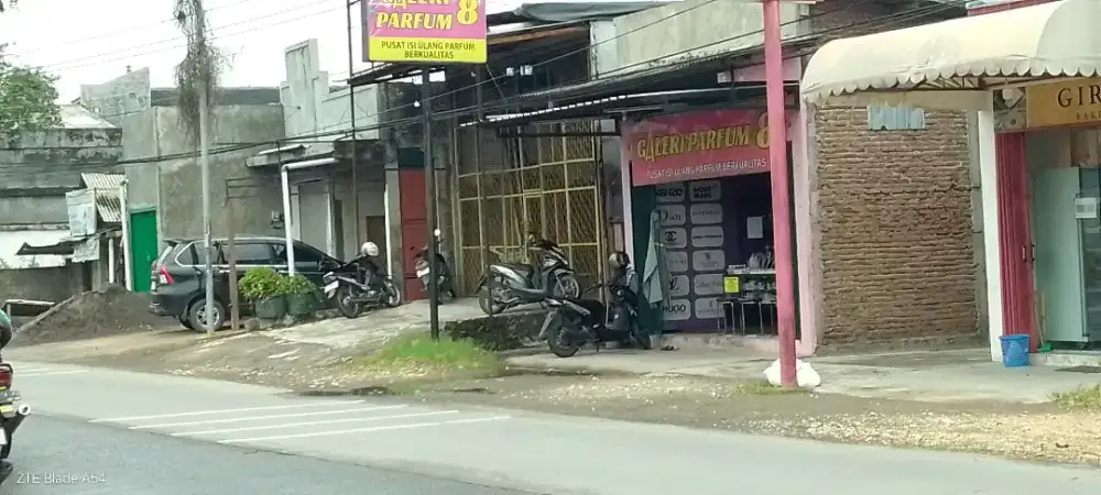 Dijual bangunan gudang material strategis,d jln raya kota gubug-smg.