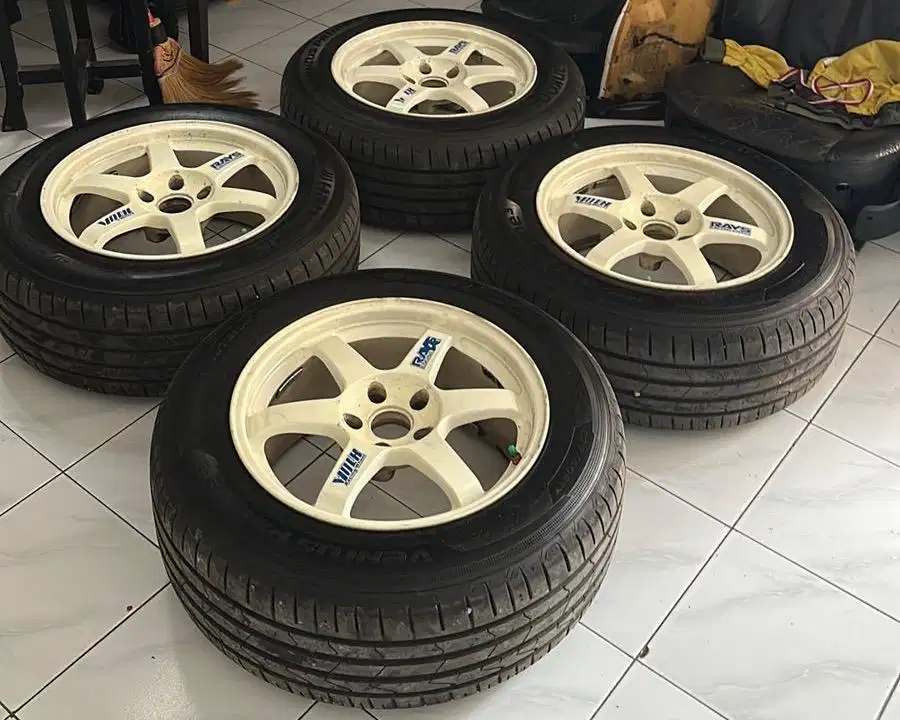 Velg Volk Rays TE37x8,5