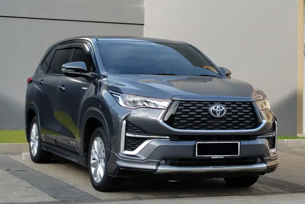 Toyota Kijang Innova Zenix V HV Modelista CVT 2025