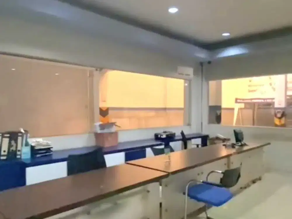 Dijual Gedung Show Room & Bengkel Body Repair Oven di Depok City