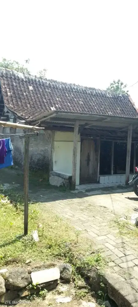 Dijual bangunan rumah lokasi strategis,d jl rya desa gubug-kota gubug.