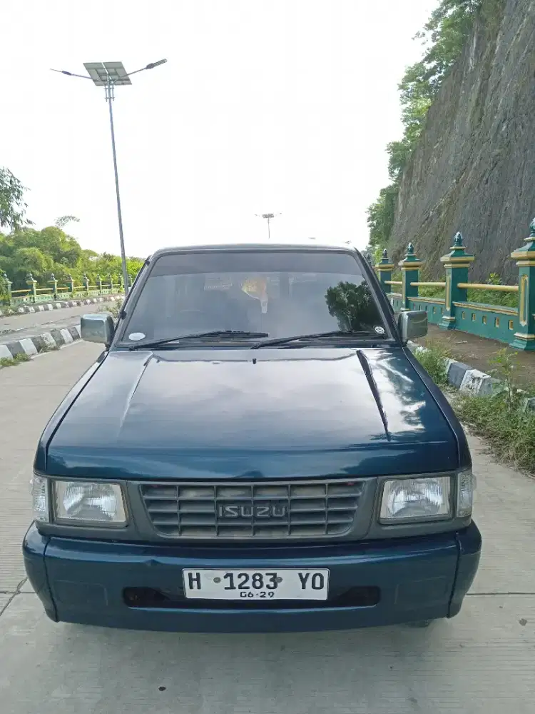 Dijual Isuzu Panther ROYAL 2.5 Dirrect Injection 1997 istimewa