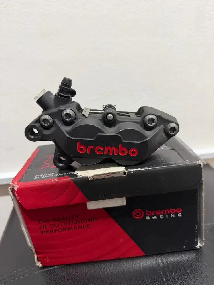 Kaliper Brembo 4P Black Kiri untuk ADV PCX Vario