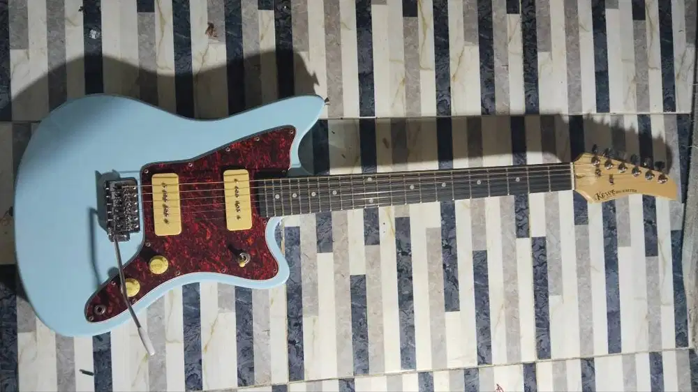 Gitar listrik jazz master