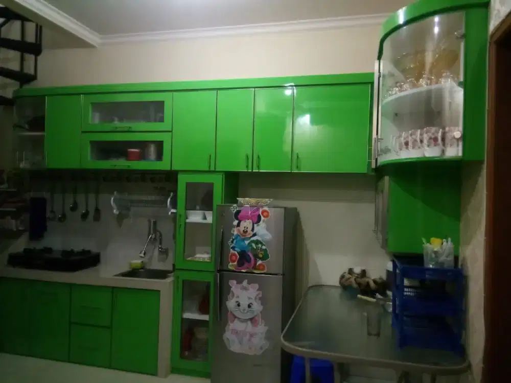 LEMARI KITCHEN/KITCHENSET MINIMALIS