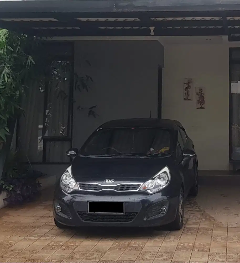 Kia Rio 2014 AT Hitam