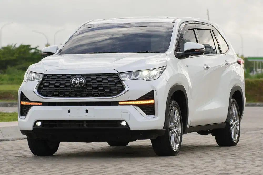 4RB KM Rasa Baru! Toyota Innova Zenix Q Hybrid 2024 fortuner pajero