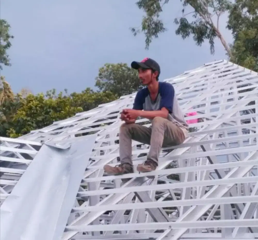 Pasang atap galvalum