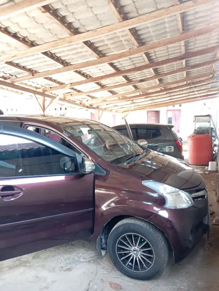 Daihatsu Xenia Type R M/T 2013