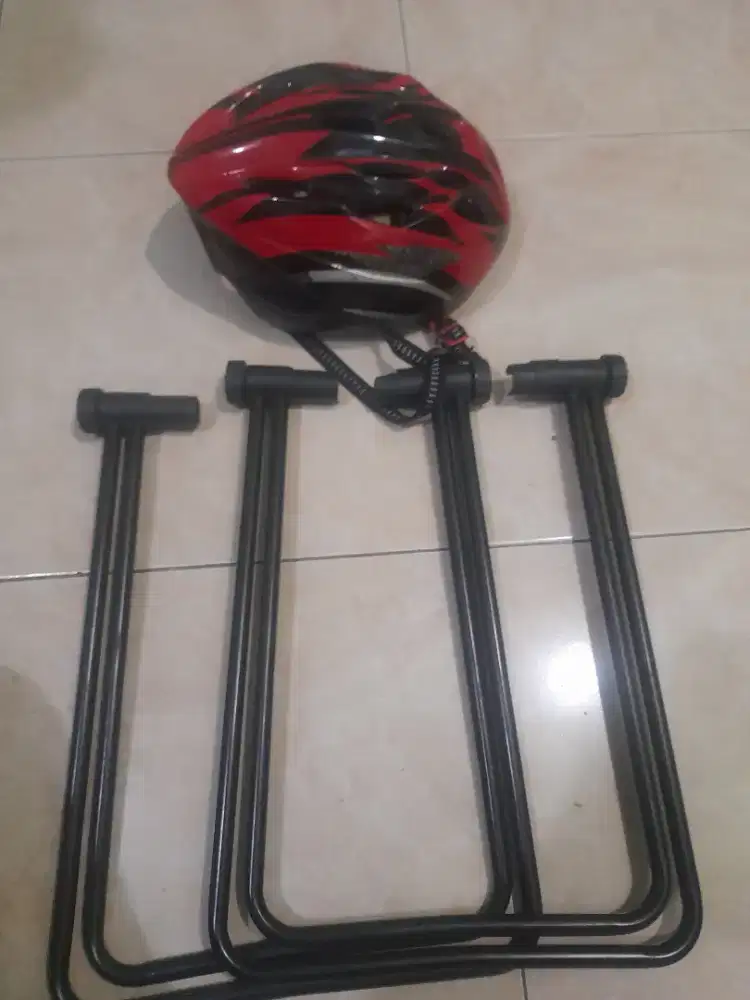 Helm standar pedock 2 biji  150 ribu  ambil semua