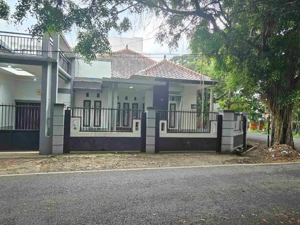 rumah lingkungan premium buat usaha di jalan kembar daerah suhat hanya 100 m dari jalan raya suhat bagus buat hotel mini or resto or kantor atau kos elite