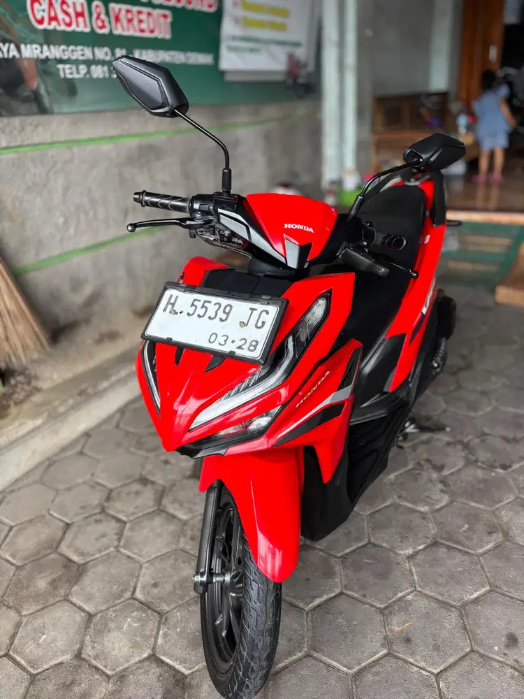 Vario 125 2023 merah