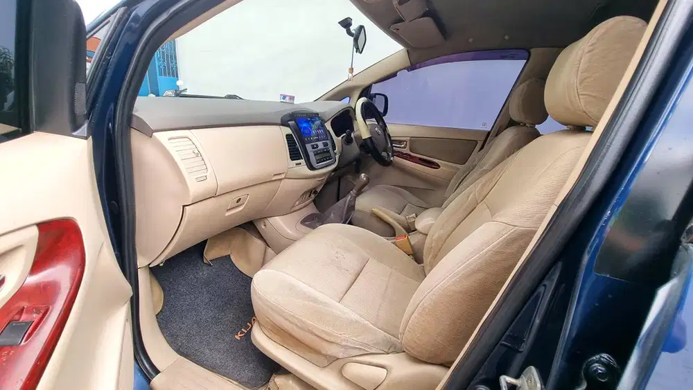 Toyota Kijang Innova 2004 Bensin