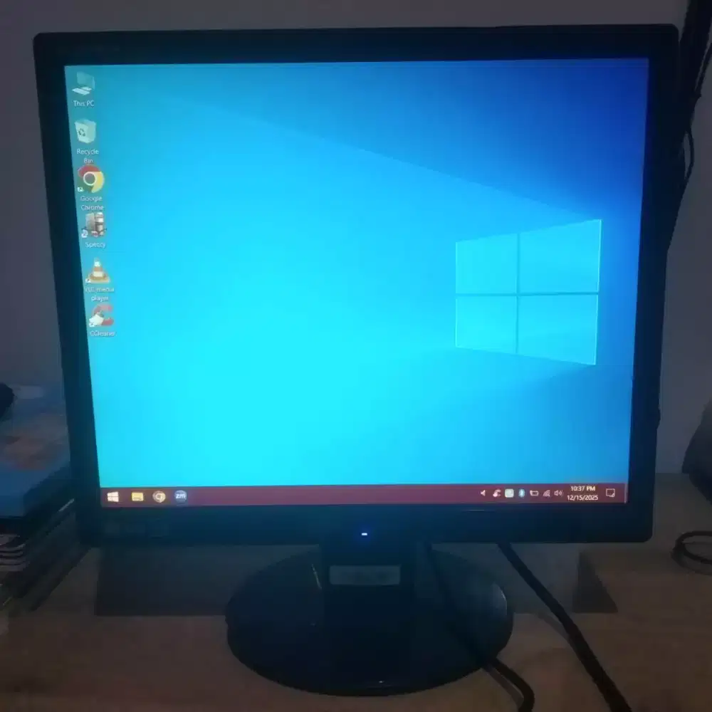 LCD Monitor LG 17in Square (L1742)