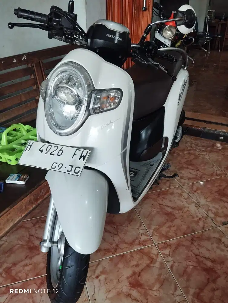 Scoopy 2020 putih