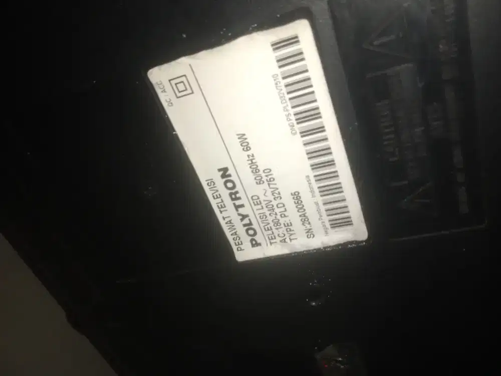 2 unit tv polytron 32 layar bleng... Sdh pernah du servis