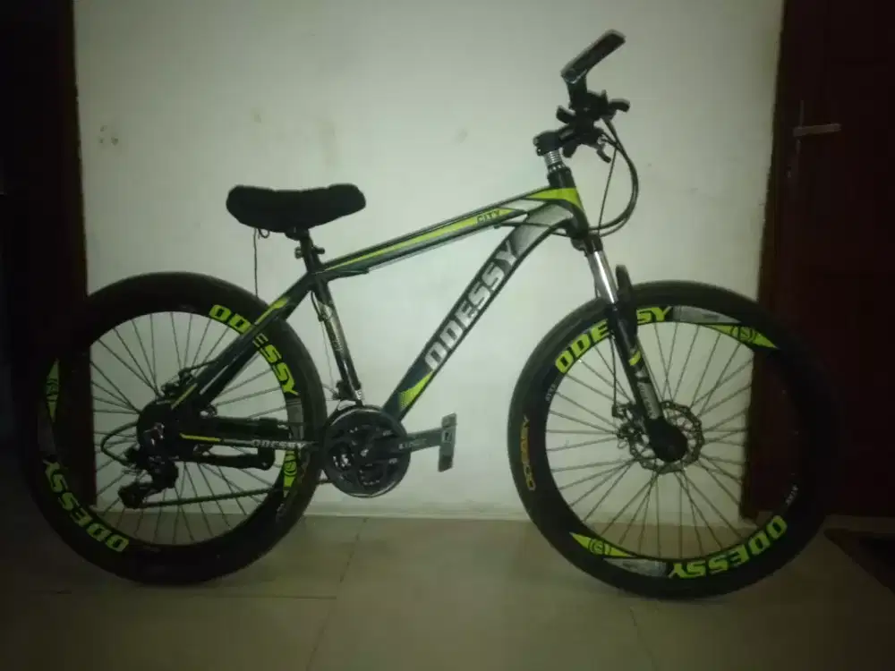 Sepeda gunung odessy ATSX 560.  26.mash ORIAN semua