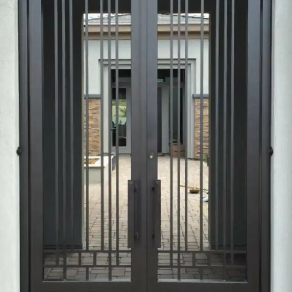 Pintu tralis pengaman