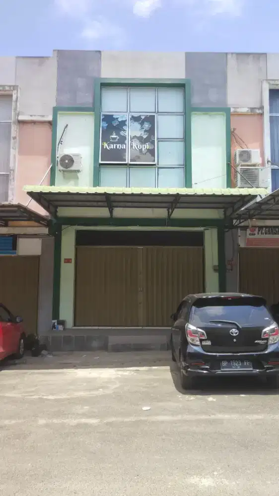 Di jual MURAH, Ruko include isi, bekas cafe (kecuali koleksi pribadi)