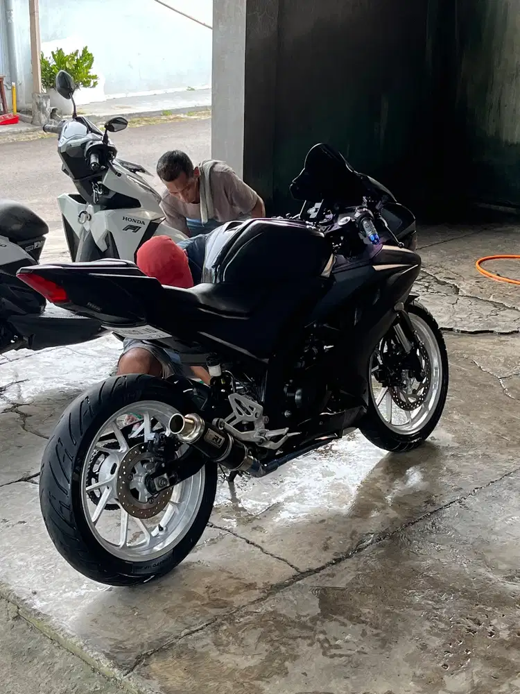 R15v3 hitam 2017 akhir warna hitam