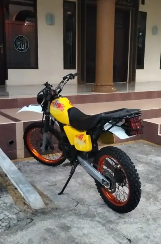 Suzuki  TS  125