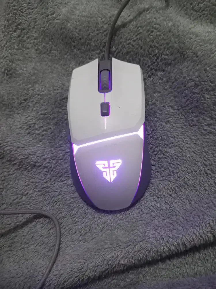 Mouse Fantech CRYPTO VX7,fungsi normal,mulus.