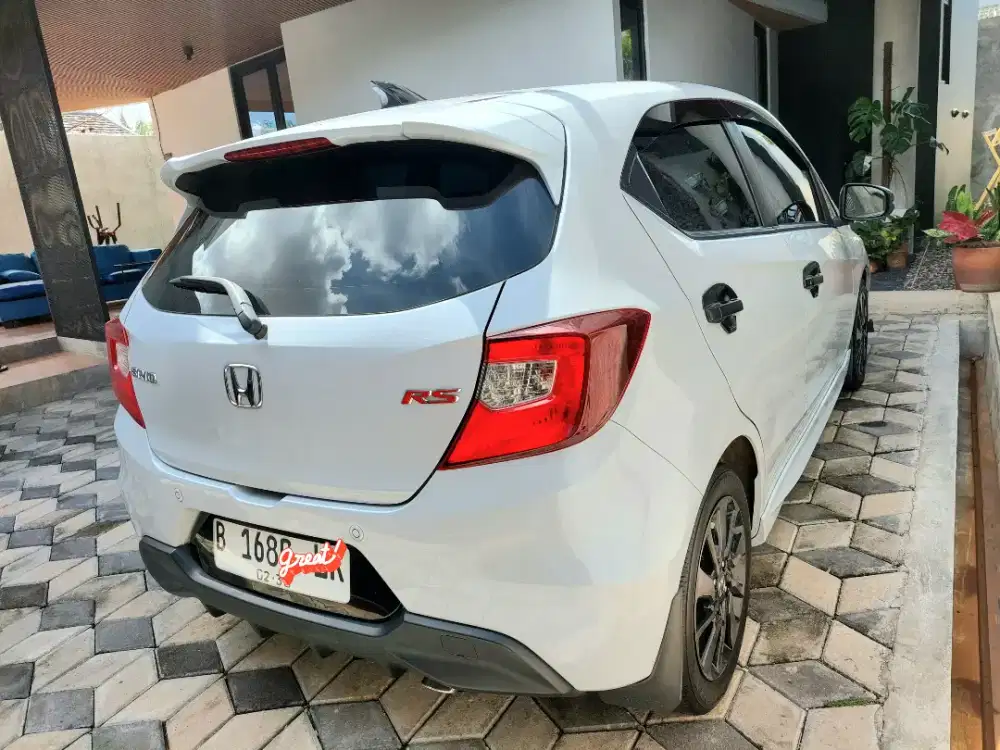 BU Honda BRIO RS 2023 white diamond istimewa Bintaro Tangerang Selatan