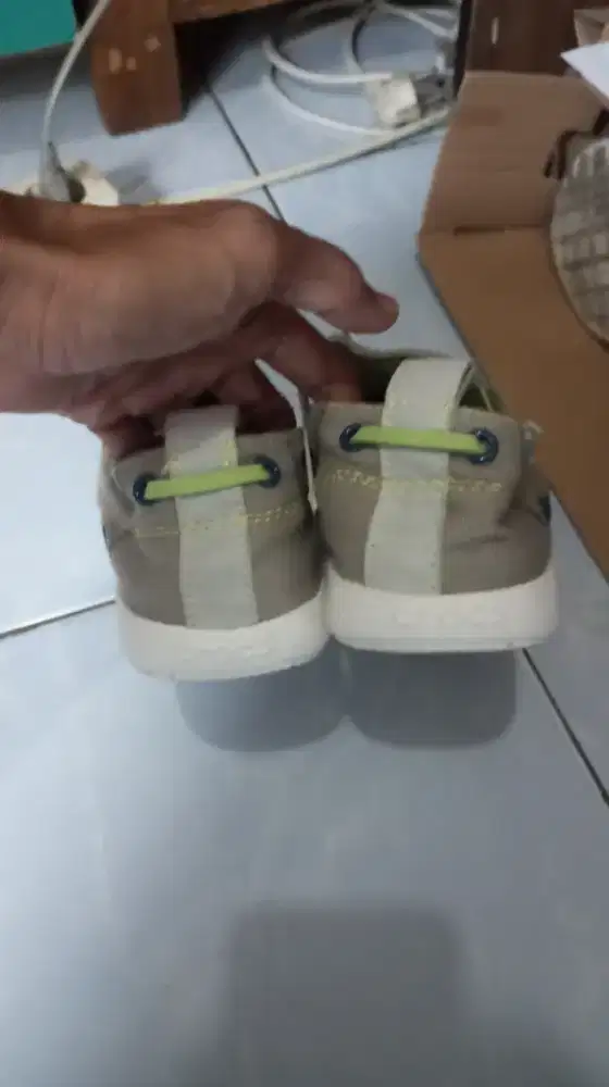 di jual sepatu Crocs