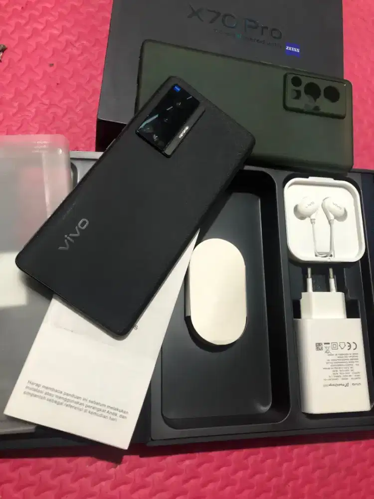Vivo x70 pro like new 12/256 gb fullset no minus jual harga pas net.