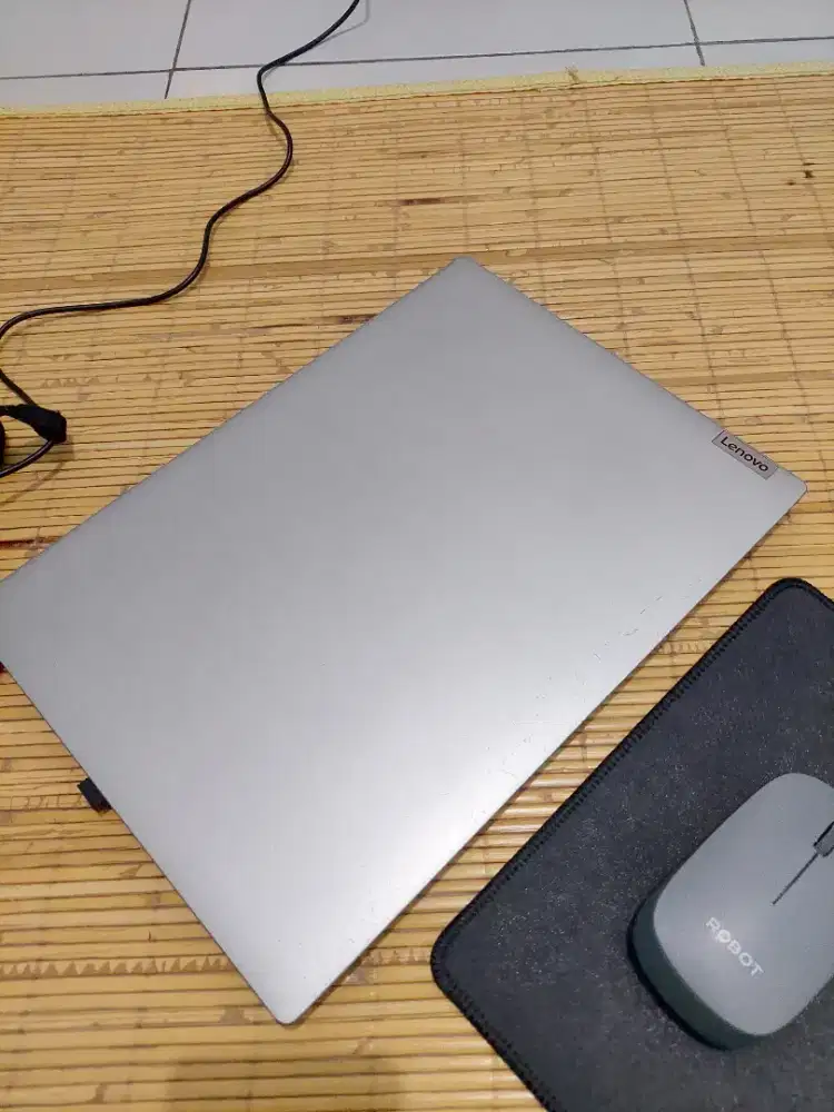 Dijual Laptop Lenovo IdeaPad Slim 3 - Core i3-1005G1 (Harga Nego)