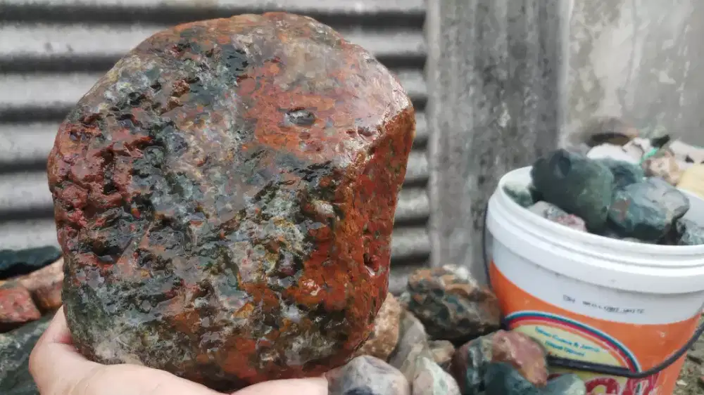 Batu Pancawarna Kristal