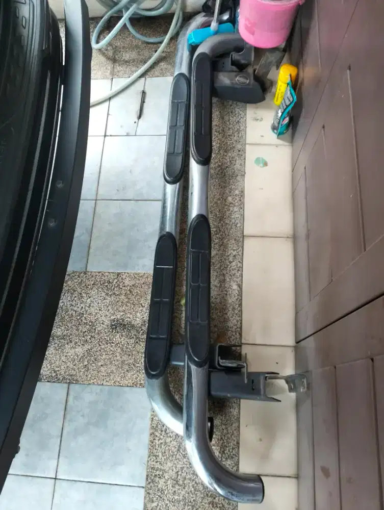 Injakan kaki mobil Hummer H3